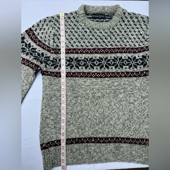 Northwest Territory Men's Vintage Crewneck Sweater - Cream and Burgundy Pattern - Picture 3 of 5